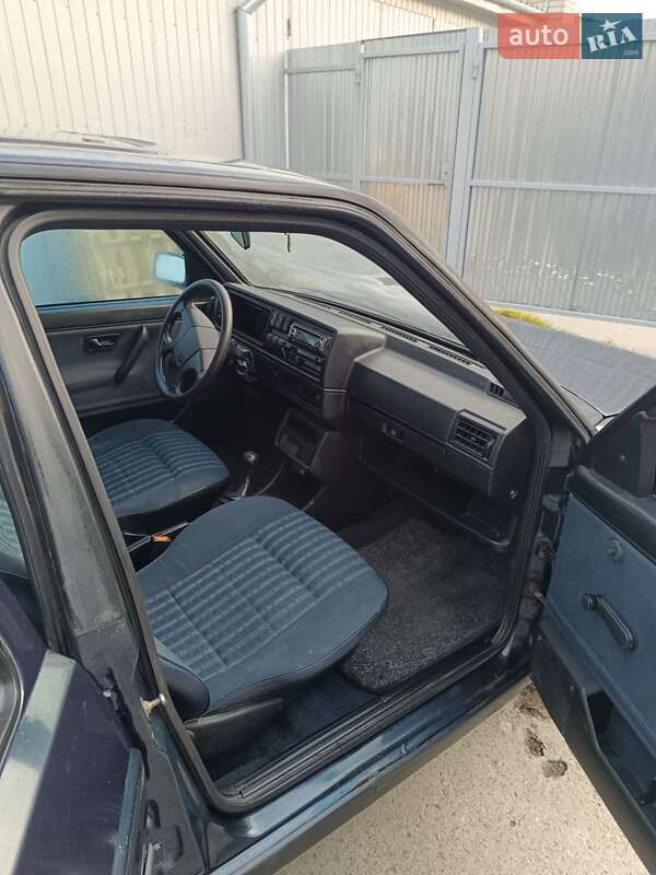 Седан Volkswagen Jetta 1991 в Ровно