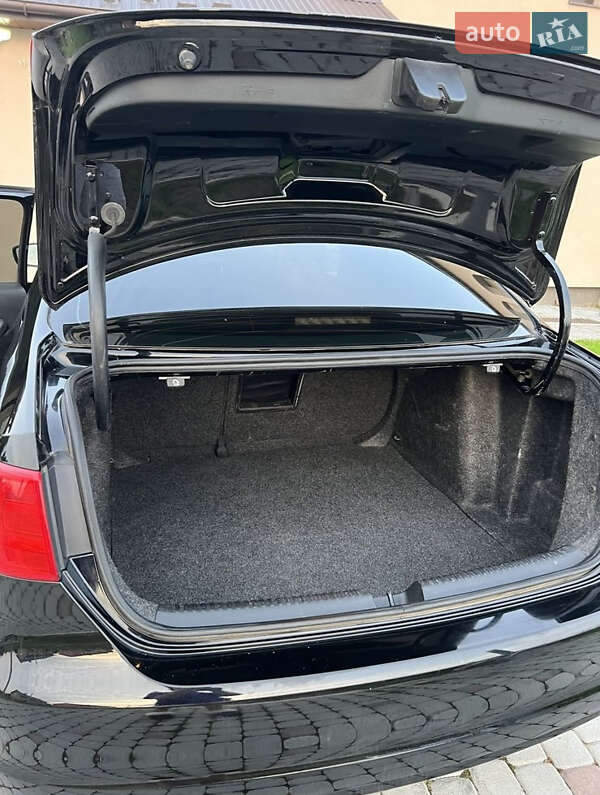 Седан Volkswagen Jetta 2012 в Дрогобичі