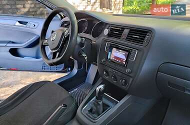 Седан Volkswagen Jetta 2016 в 
