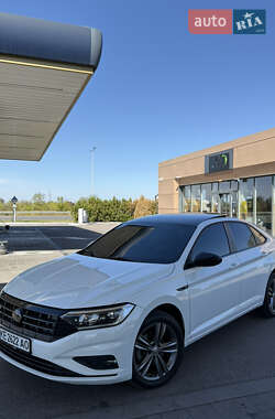 Седан Volkswagen Jetta 2019 в 