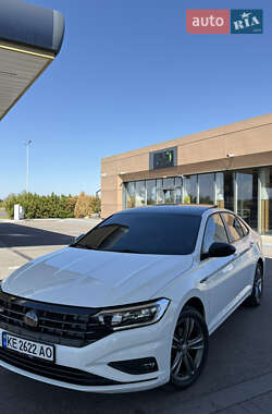 Седан Volkswagen Jetta 2019 в 