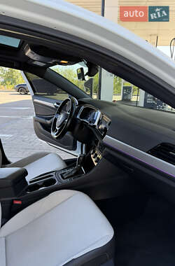 Седан Volkswagen Jetta 2019 в 