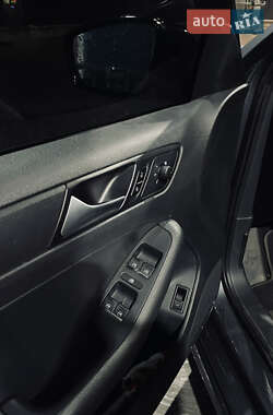 Седан Volkswagen Jetta 2014 в 