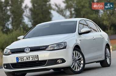 Седан Volkswagen Jetta 2013 в 