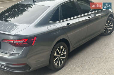 Седан Volkswagen Jetta 2022 в 