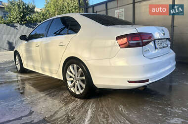 Седан Volkswagen Jetta 2016 в 