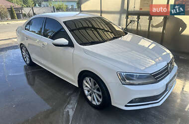 Седан Volkswagen Jetta 2016 в 