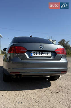 Седан Volkswagen Jetta 2012 в 
