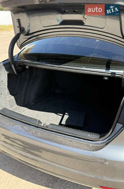 Седан Volkswagen Jetta 2012 в 