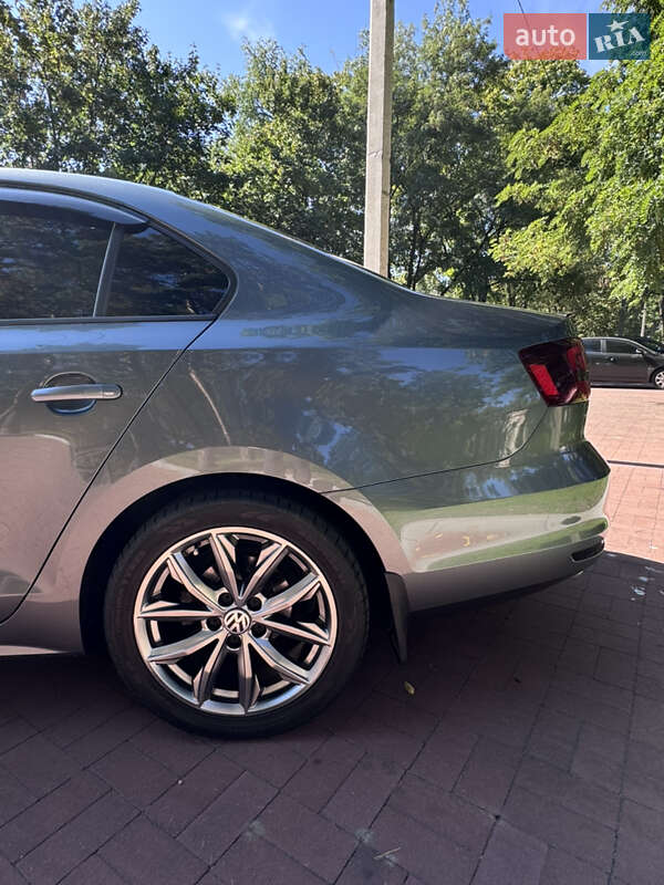Седан Volkswagen Jetta 2017 в Кременчуге