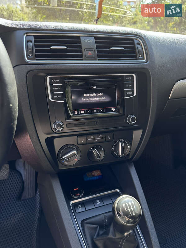 Седан Volkswagen Jetta 2017 в Кременчуге