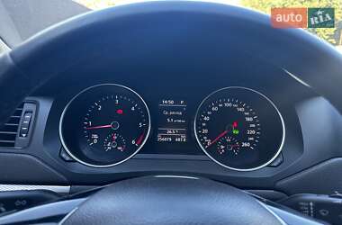 Седан Volkswagen Jetta 2016 в 