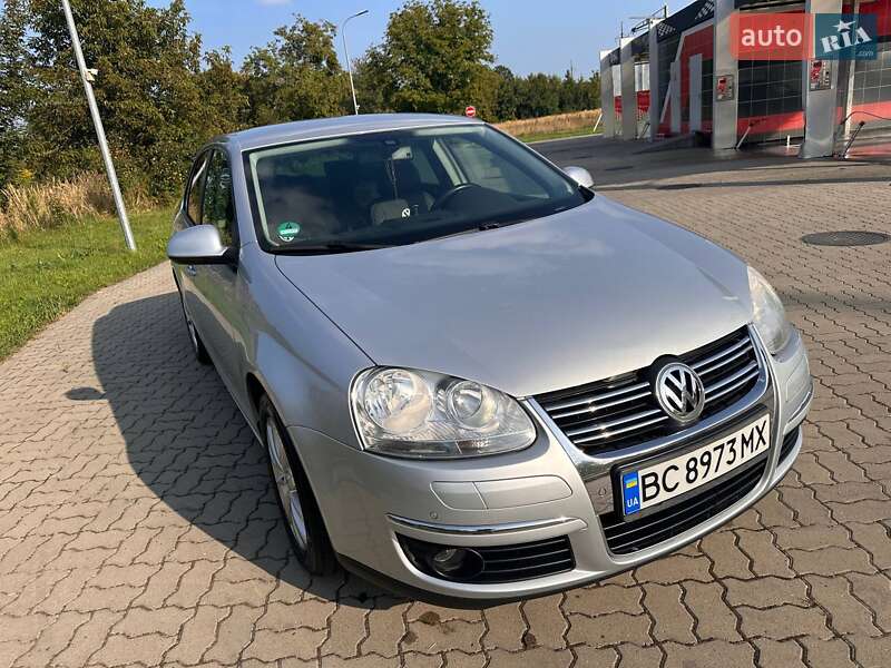 Седан Volkswagen Jetta 2009 в Львові