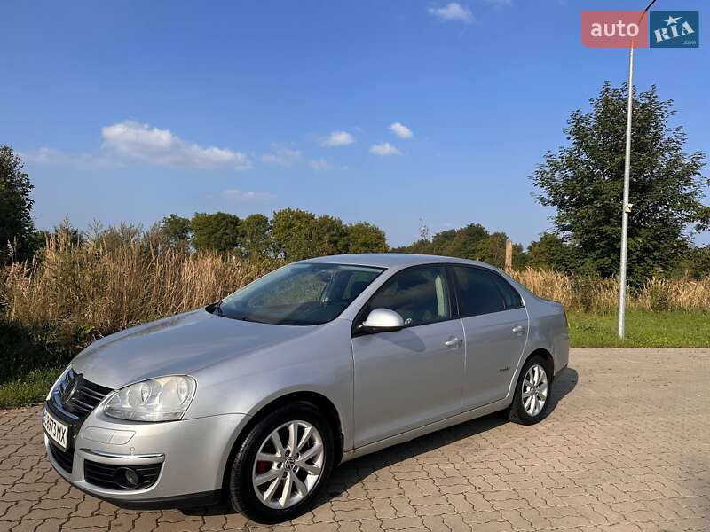 Седан Volkswagen Jetta 2009 в Львові