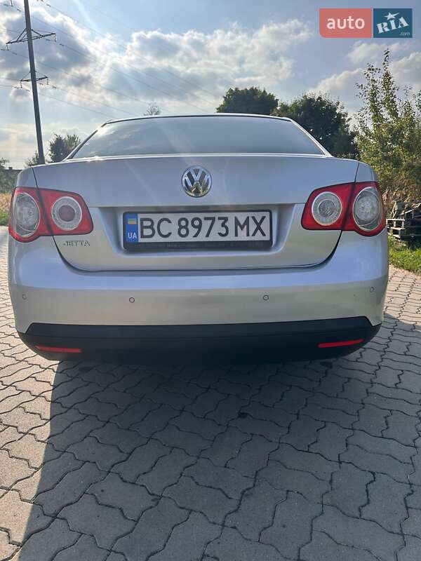 Седан Volkswagen Jetta 2009 в Львові