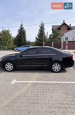 Седан Volkswagen Jetta 2017 в 