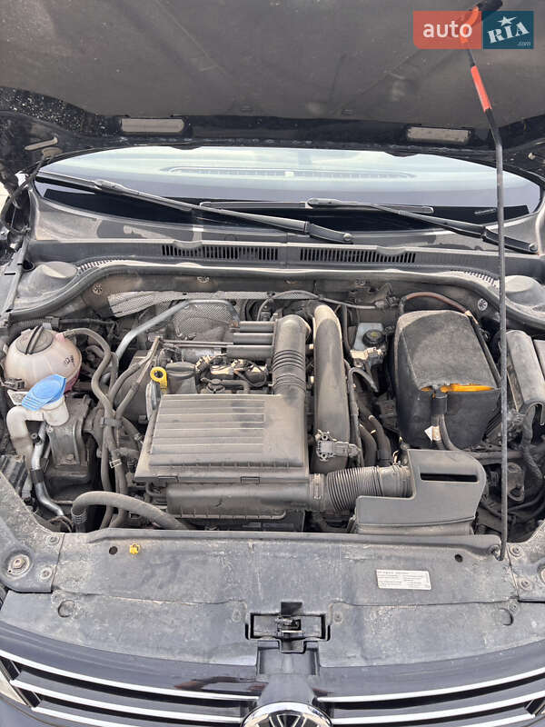 Седан Volkswagen Jetta 2017 в Львові