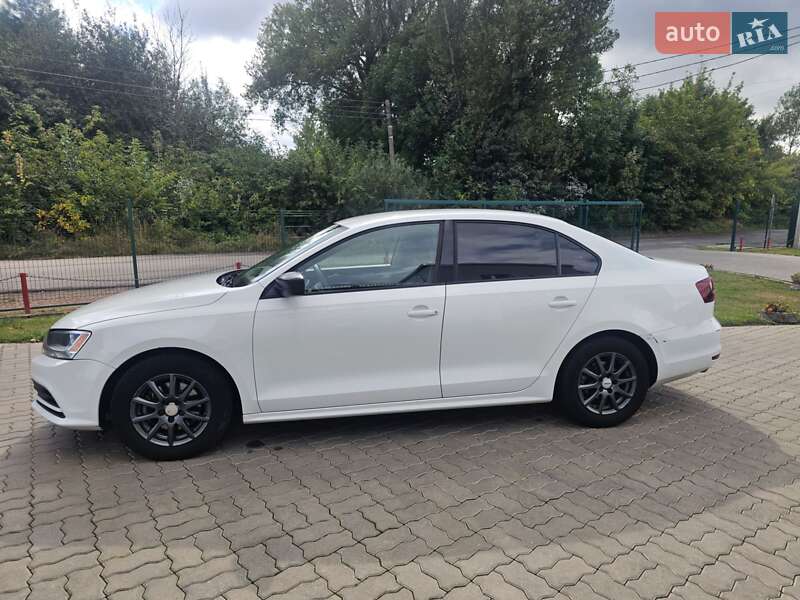 Седан Volkswagen Jetta 2015 в Нововолынске