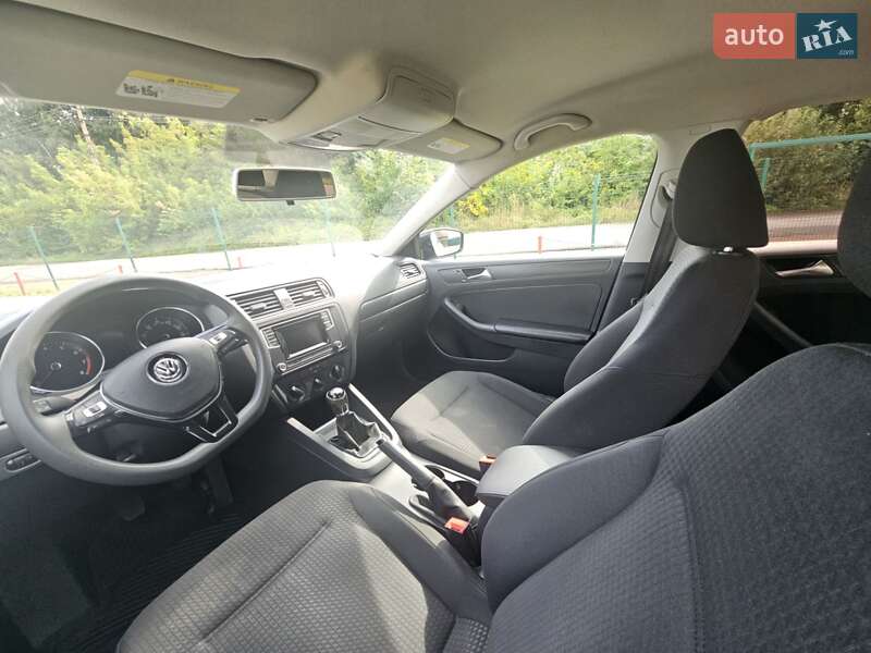 Седан Volkswagen Jetta 2015 в Нововолынске