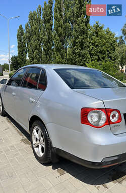 Седан Volkswagen Jetta 2006 в Киеве