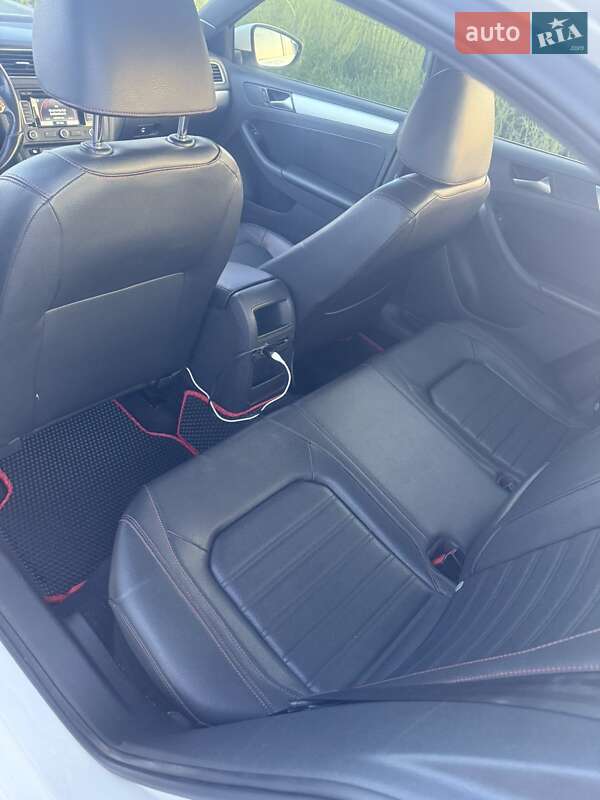 Седан Volkswagen Jetta 2013 в Киеве