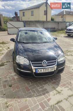 Седан Volkswagen Jetta 2006 в Києві