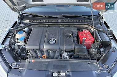 Седан Volkswagen Jetta 2011 в 