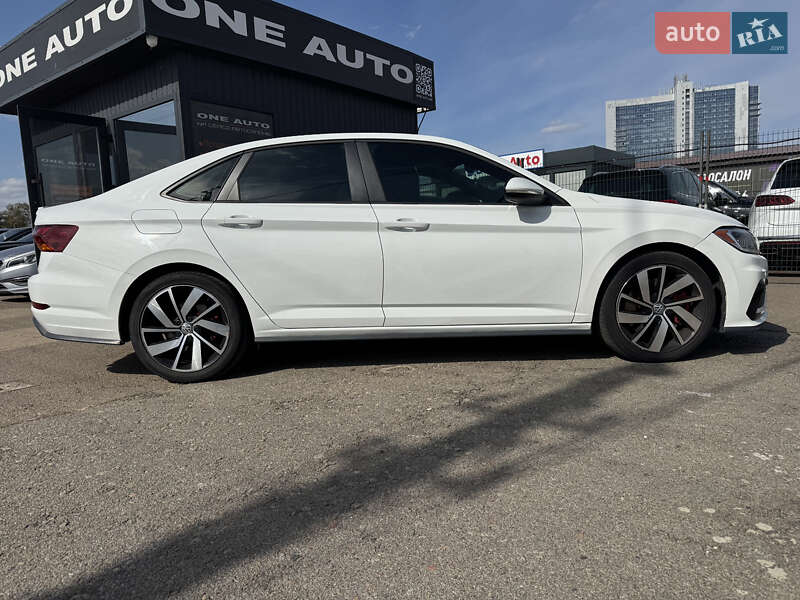Седан Volkswagen Jetta 2019 в Києві