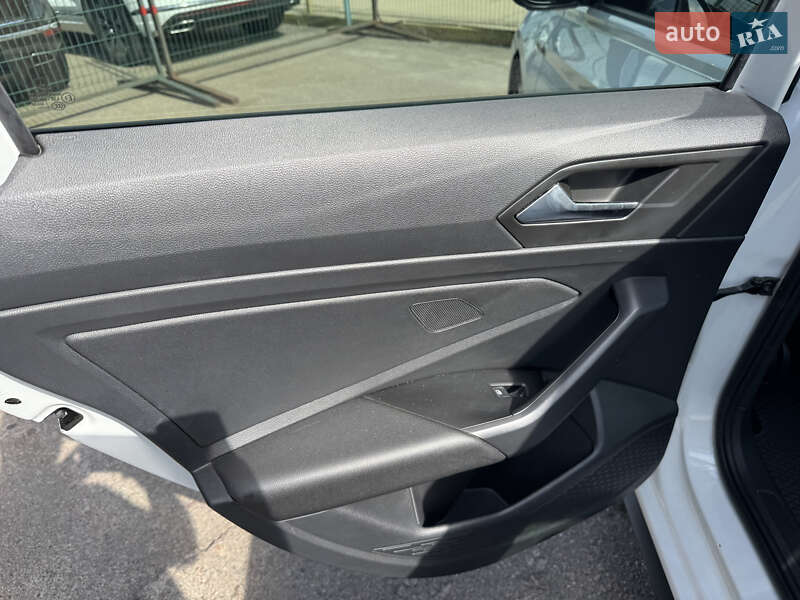 Седан Volkswagen Jetta 2019 в Києві