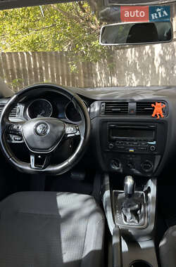 Седан Volkswagen Jetta 2015 в 