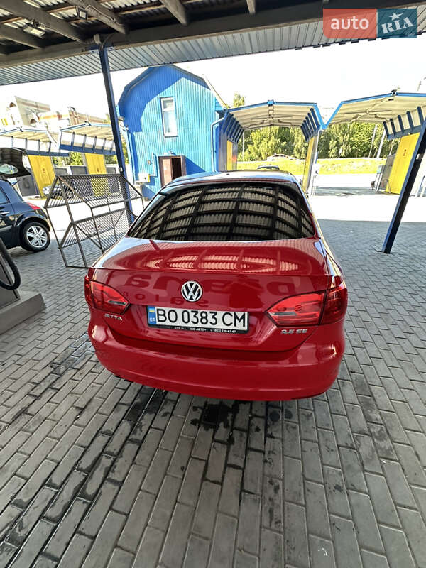 Седан Volkswagen Jetta 2012 в Тернополе