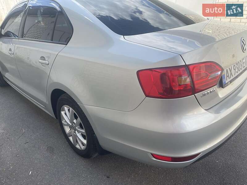 Седан Volkswagen Jetta 2011 в Харкові