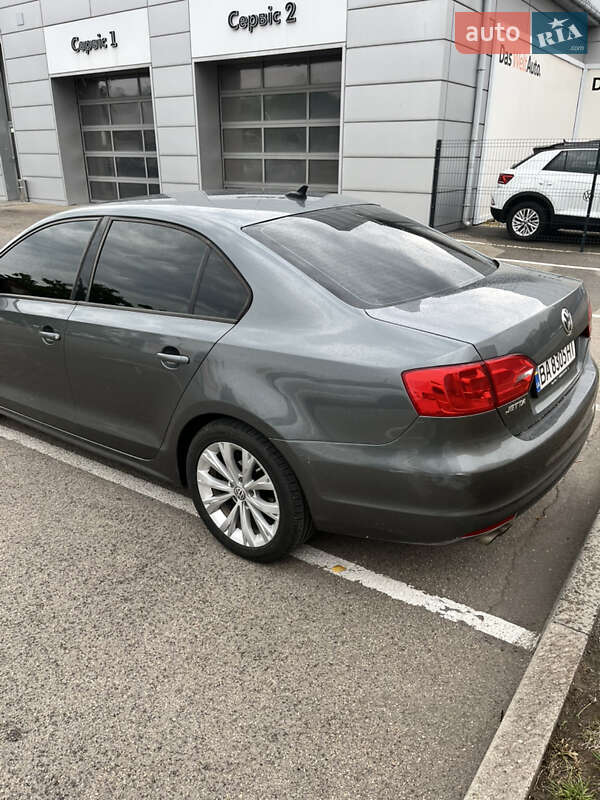Седан Volkswagen Jetta 2014 в Кропивницком