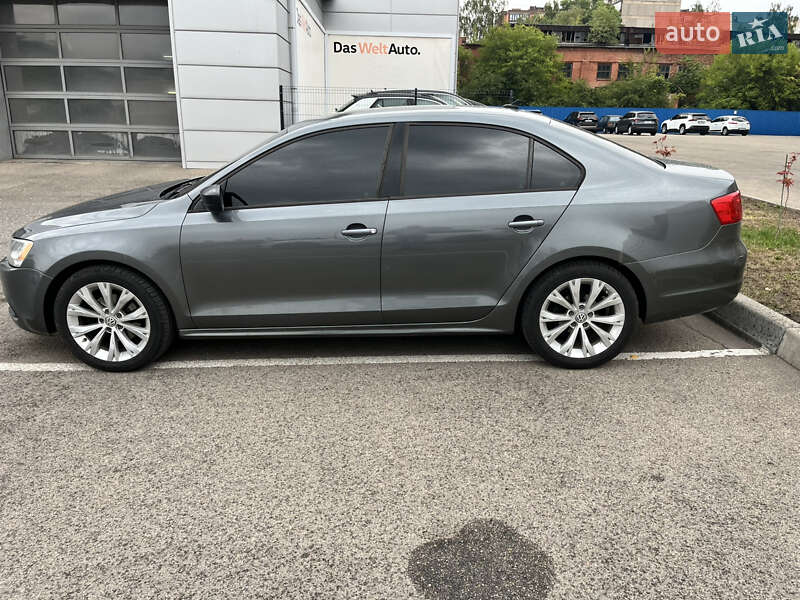Седан Volkswagen Jetta 2014 в Кропивницком