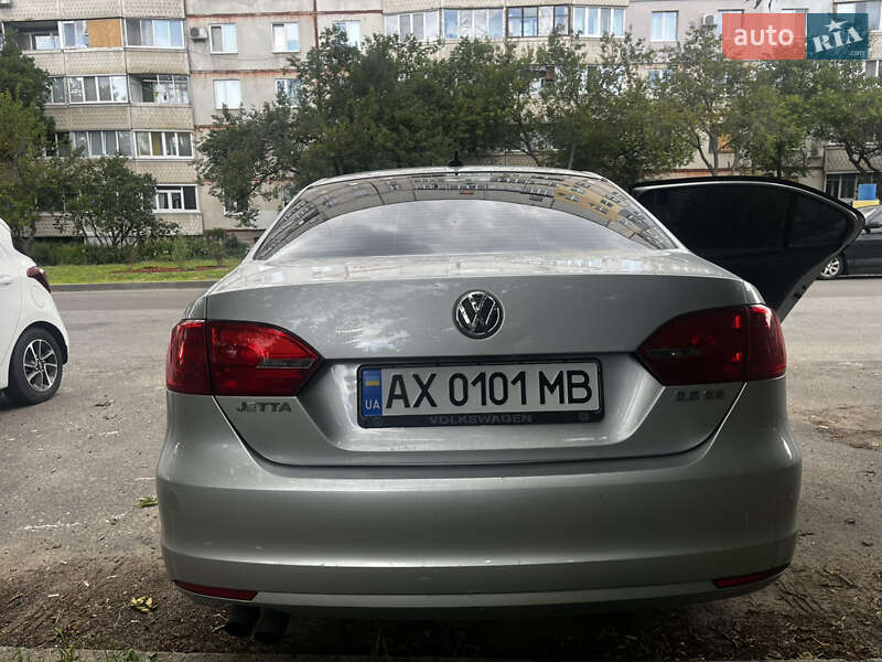 Седан Volkswagen Jetta 2010 в Харкові