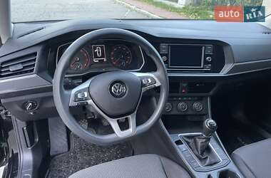Седан Volkswagen Jetta 2020 в 