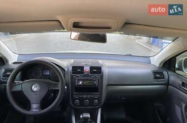 Седан Volkswagen Jetta 2009 в 