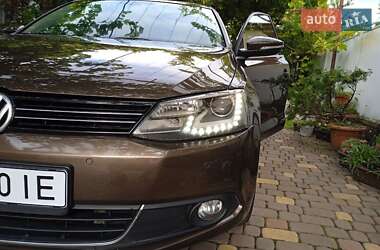 Седан Volkswagen Jetta 2012 в 