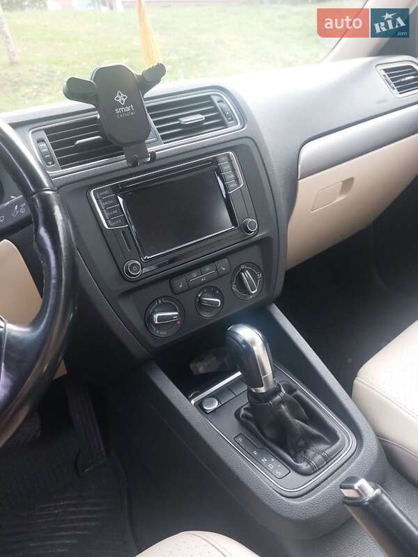 Седан Volkswagen Jetta 2016 в Одесі