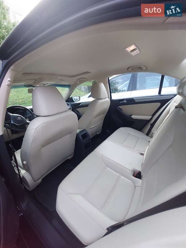 Седан Volkswagen Jetta 2016 в Одесі