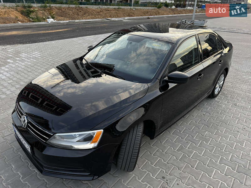 Седан Volkswagen Jetta 2015 в Києві