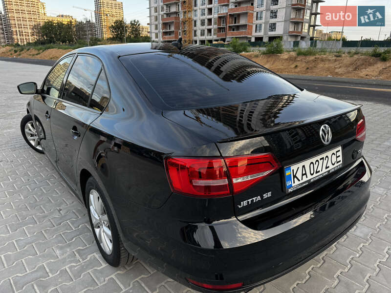 Седан Volkswagen Jetta 2015 в Києві