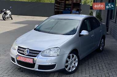 Седан Volkswagen Jetta 2006 в Сарнах