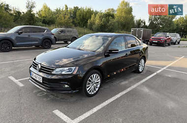Седан Volkswagen Jetta 2016 в Киеве