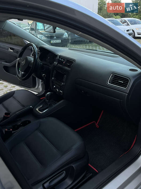 Седан Volkswagen Jetta 2010 в Борисполі