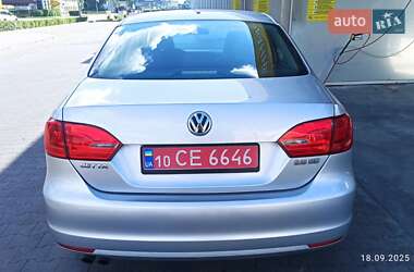 Седан Volkswagen Jetta 2011 в 