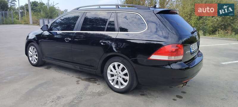 Универсал Volkswagen Jetta 2012 в Синельниково