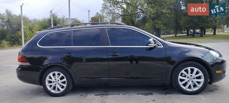 Универсал Volkswagen Jetta 2012 в Синельниково