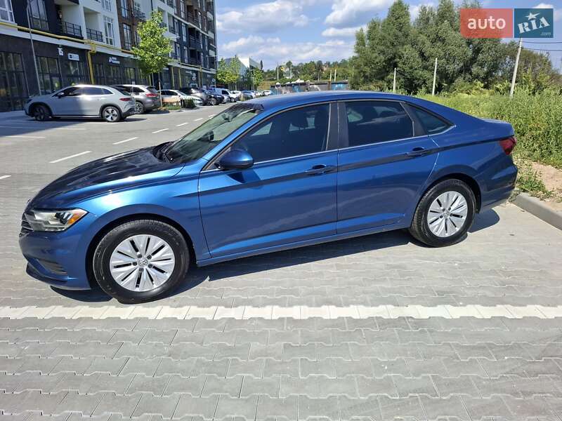Седан Volkswagen Jetta 2018 в Києві