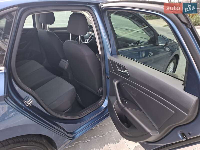 Седан Volkswagen Jetta 2018 в Києві